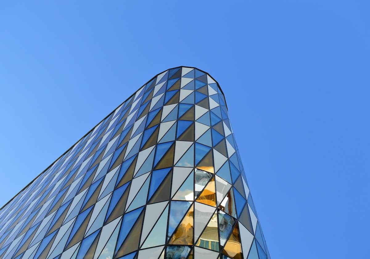 樱花动漫给自己贴个便签：遇到转发语是不是让语气更极端就把截图补上下文——写作也能用